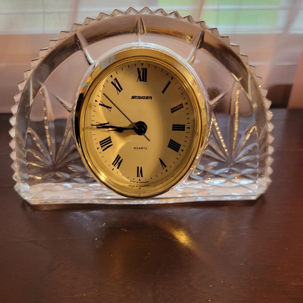 Crystal clock